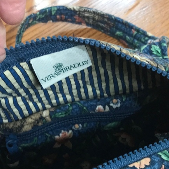 Vera Bradley Classic 100 Handbag in Animal Kingdom - Like New! - Picture 12 of 13